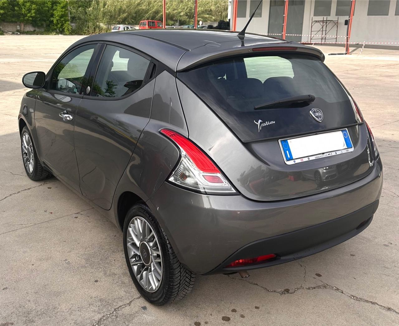Lancia Ypsilon 1.2 69 CV 5 porte GPL Ecochic Platinum