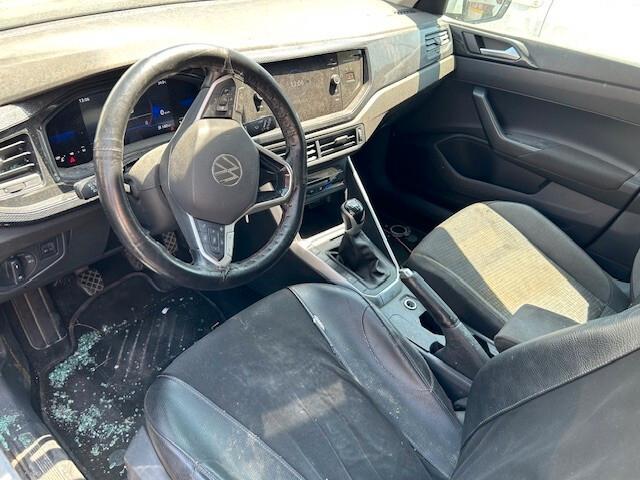 Volkswagen Polo incidentata sinistrata 2022