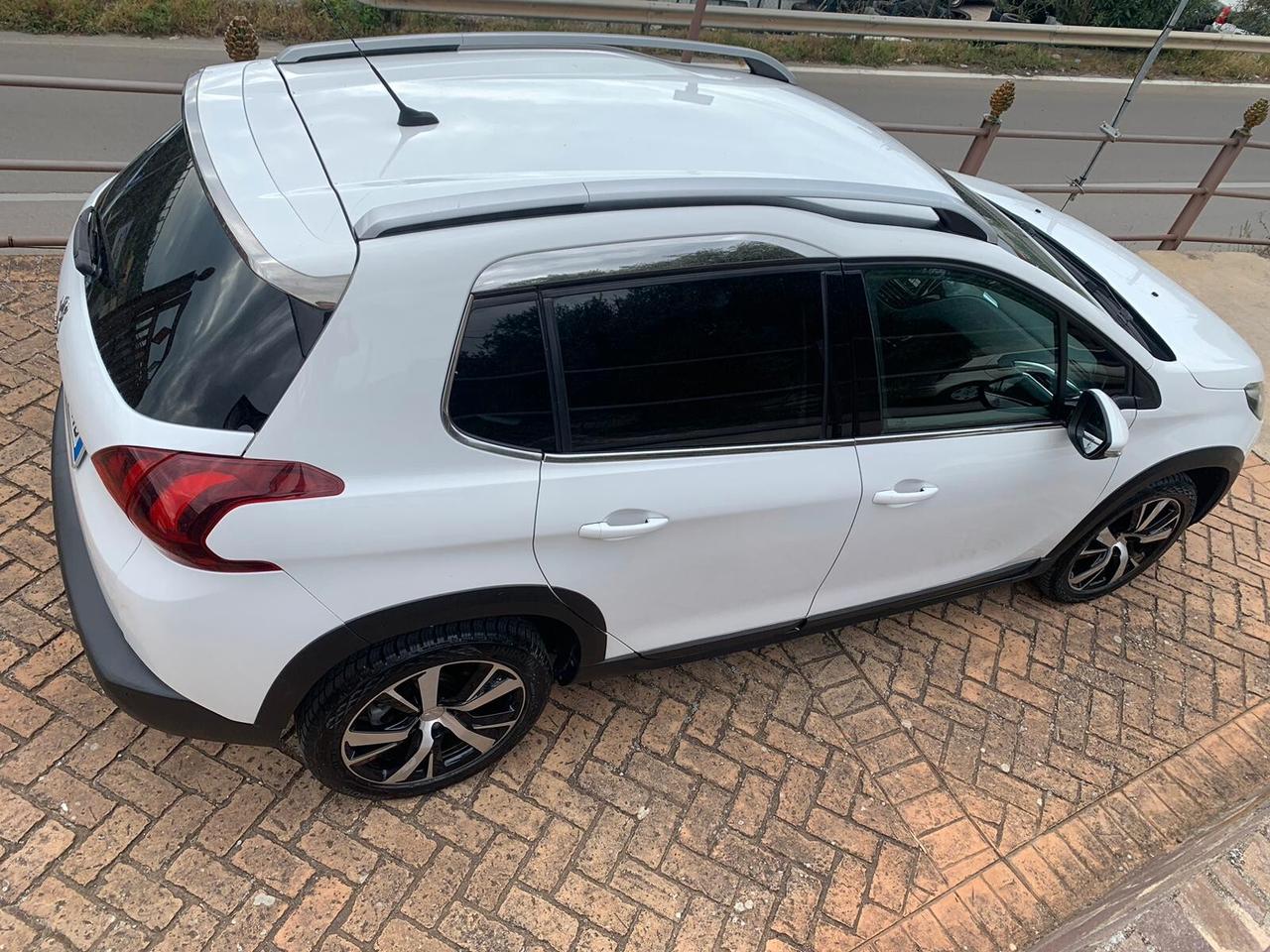 Peugeot 2008 BlueHDi 120 S&S Allure