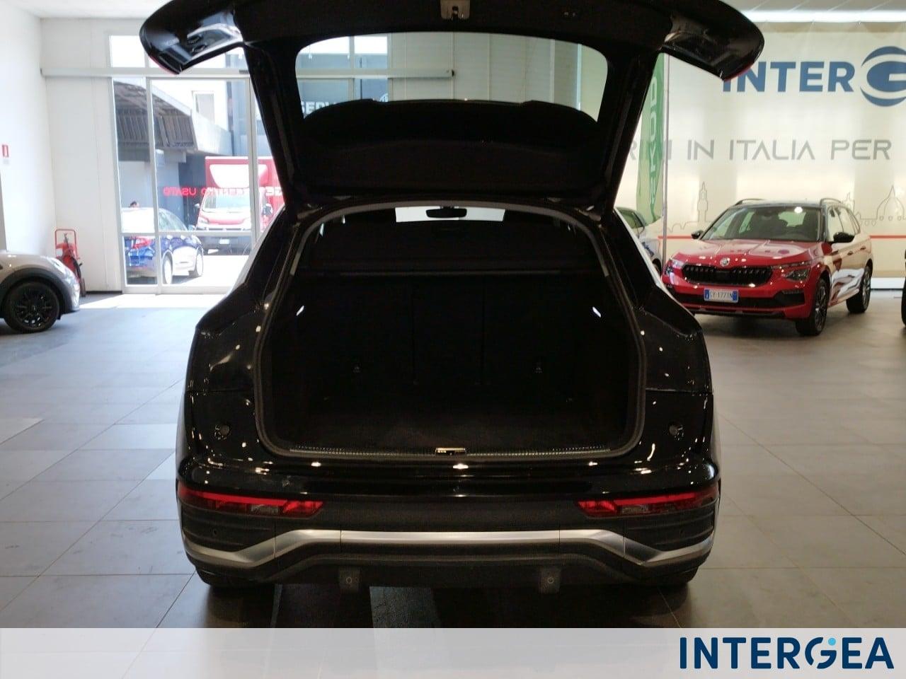 AUDI Q5 Sportback 40 2.0 tdi mhev 12V S line qua