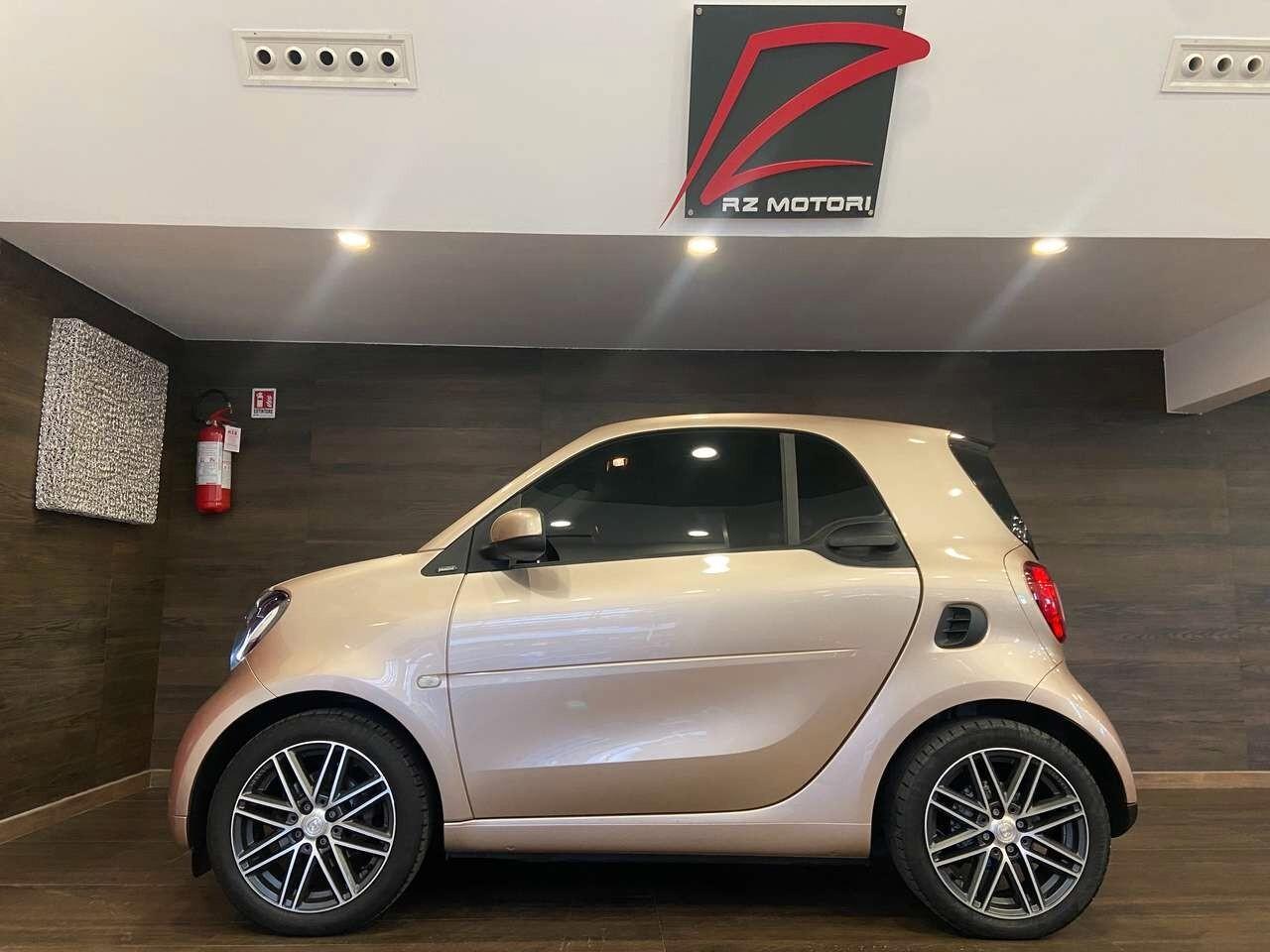 Smart ForTwo 90 0.9 Turbo twinamic Tokyowhite limited edition-ITALIANA-TAGLIANDI