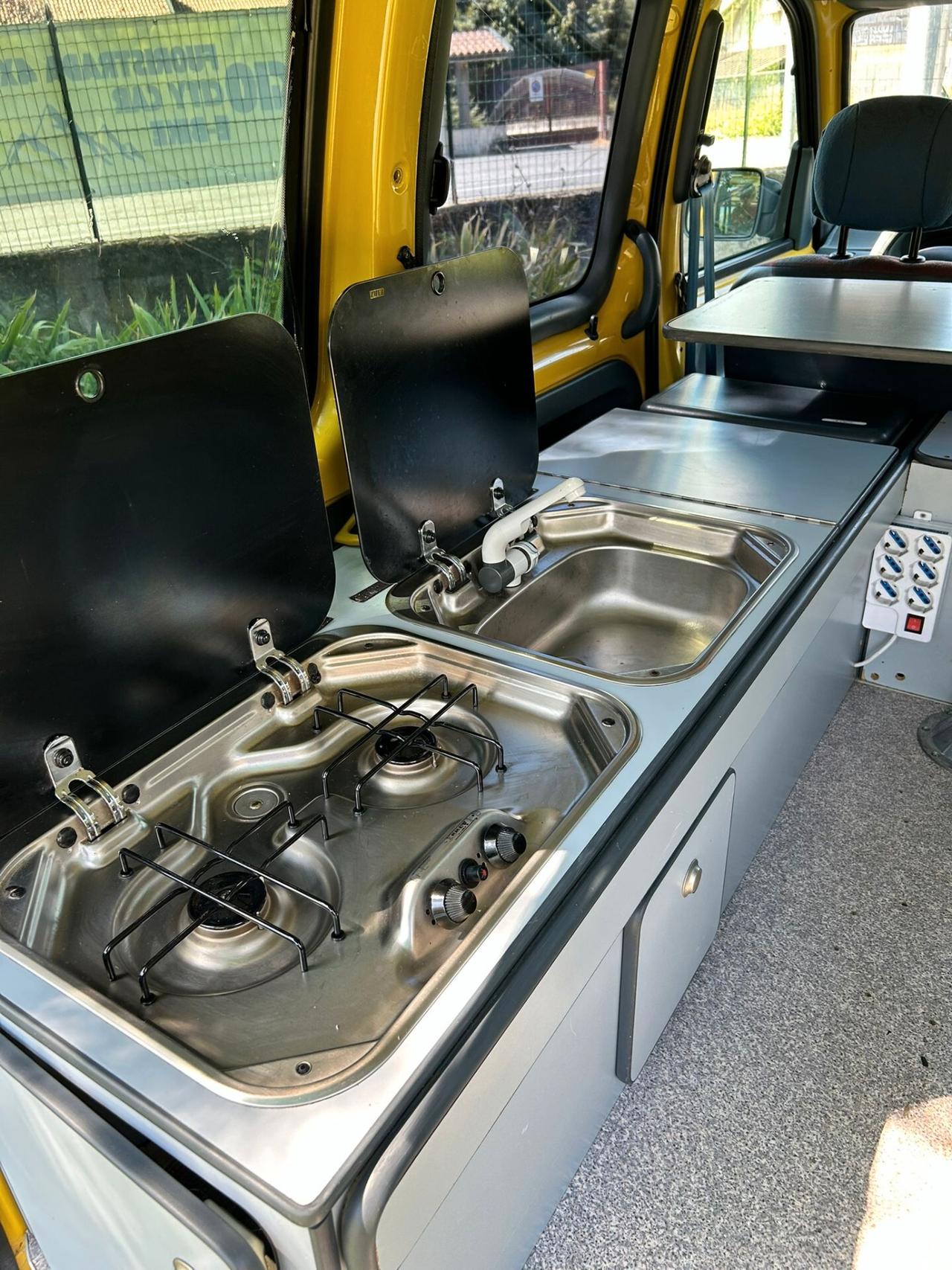 Renault Kangoo camperizzato
