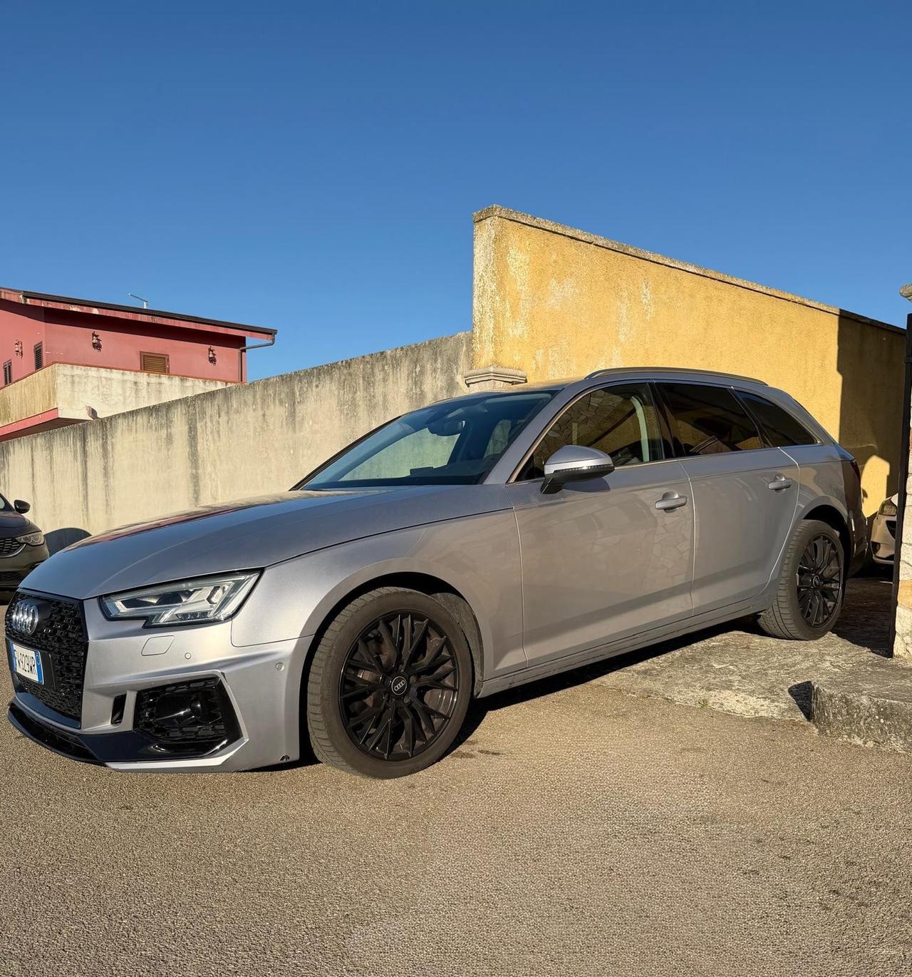 Audi A4 Avant 30 TDI S tronic line edition
