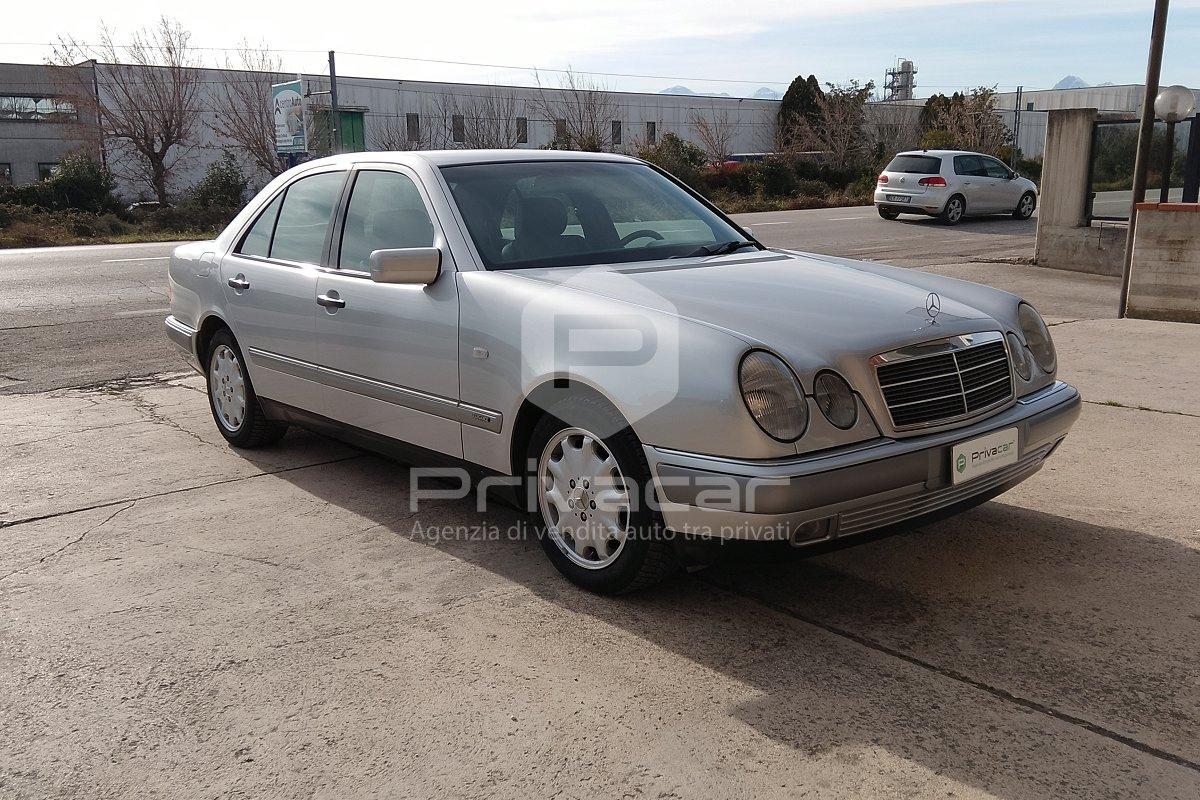 MERCEDES E 200 Kompressor cat Elegance