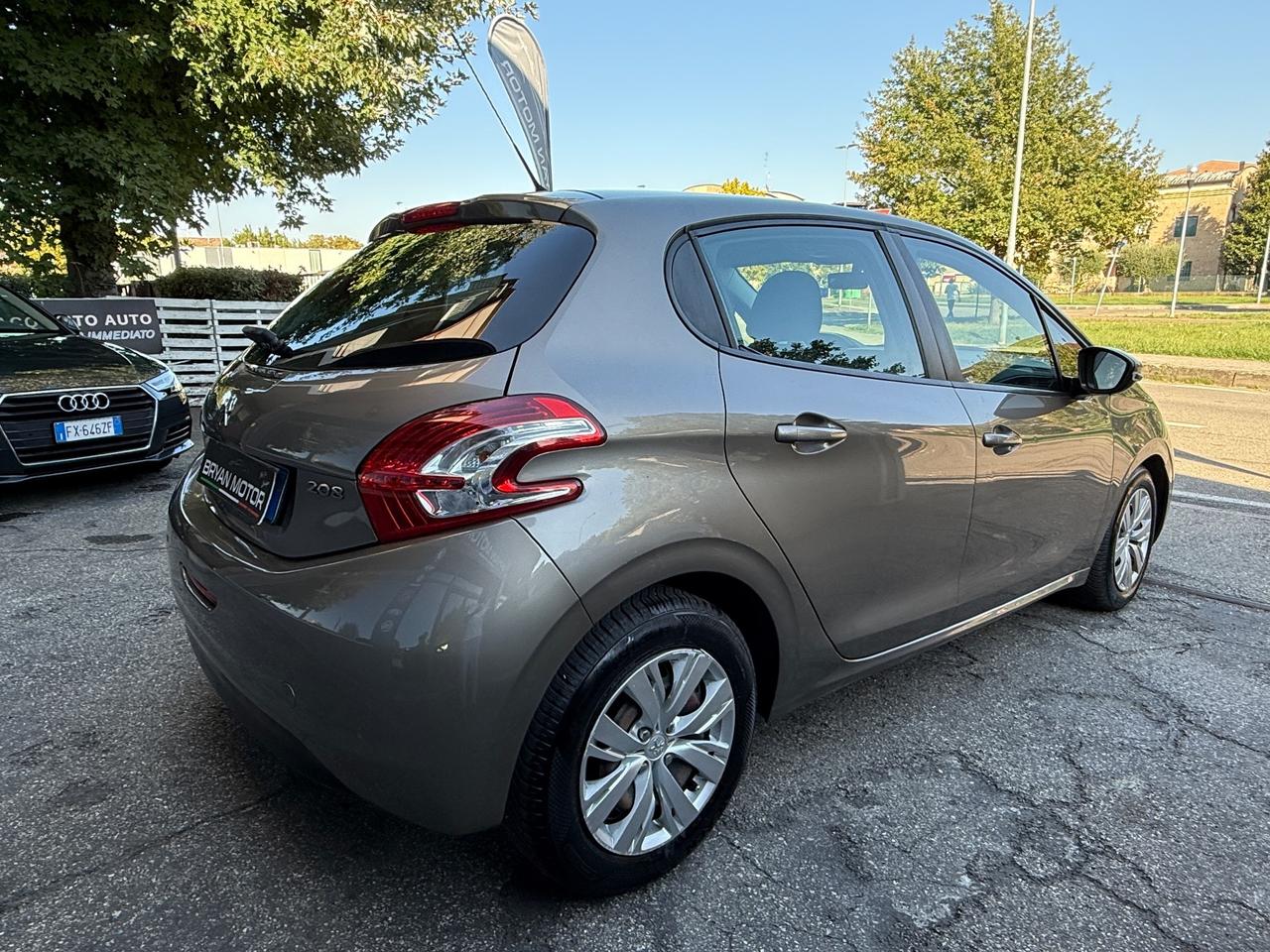 Peugeot 208 1.4 HDi 68 CV 5 porte Allure