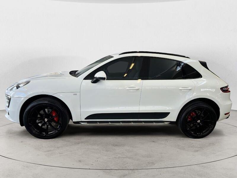 Porsche Macan -