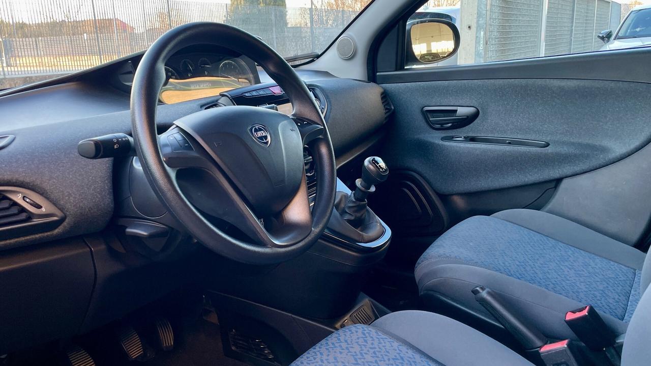 LANCIA 1.0 FIREFLY HYBRID 5P 69CV - NEOPATENTATI