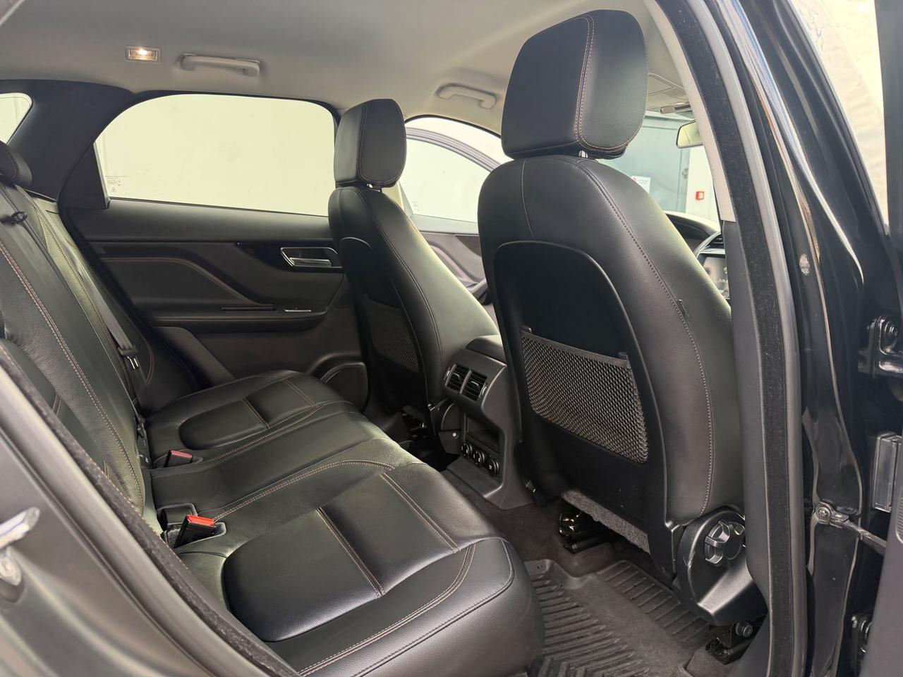 Jaguar F-Pace 2.0 20d Turbo Prestige #10220