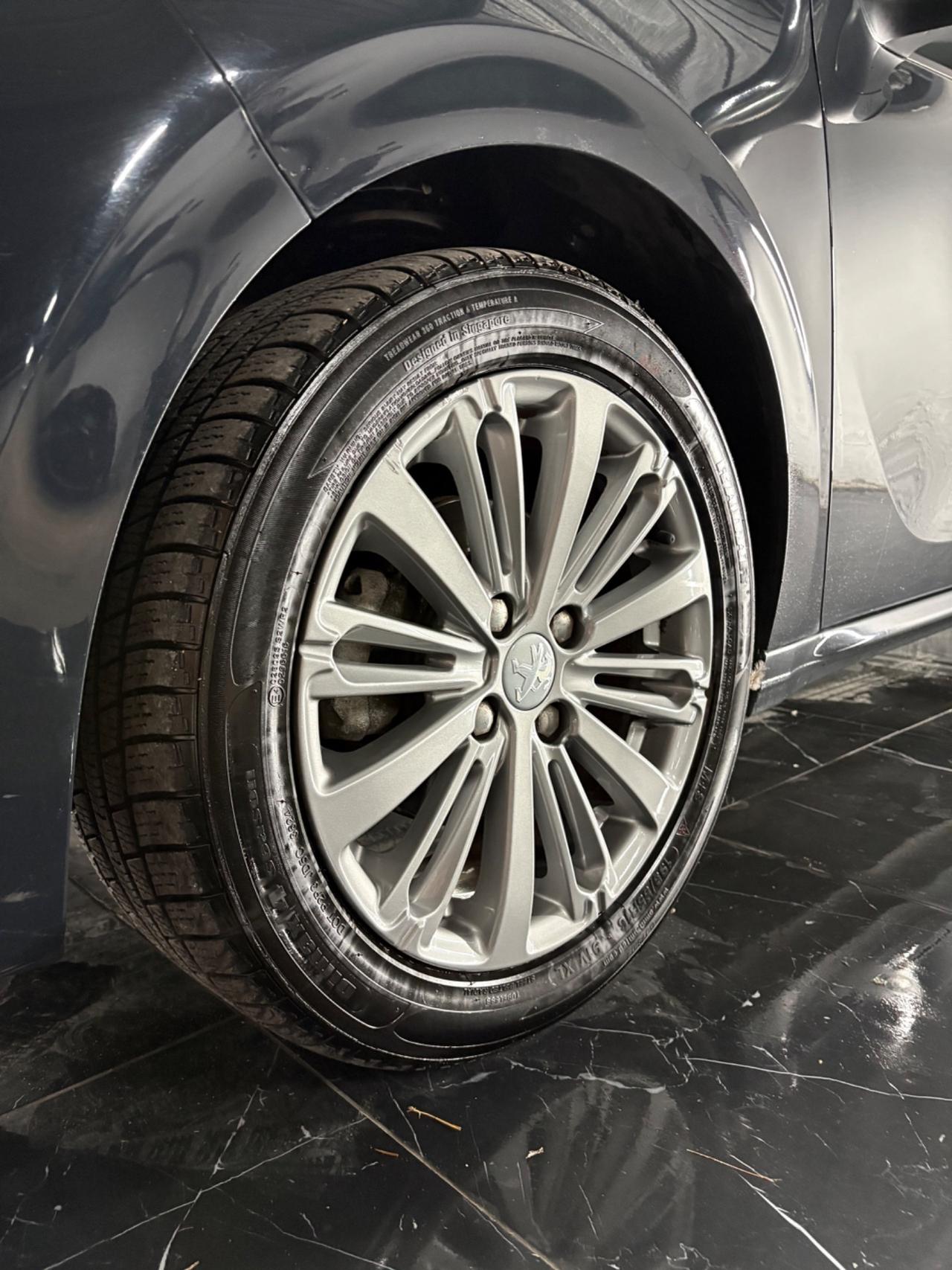 Peugeot 208 5p. Allure