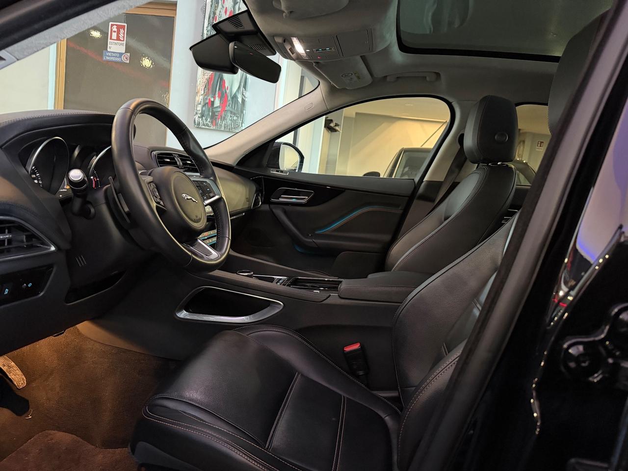 Jaguar F-Pace 2.0 D 180 CV AWD aut Chequered Flag