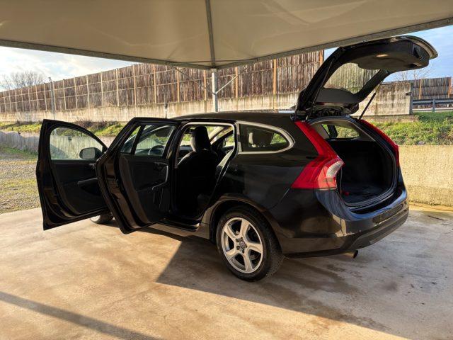 VOLVO V60 D3 Kinetic PRONTA CONSEGNA OK DISTRIBUZIONE