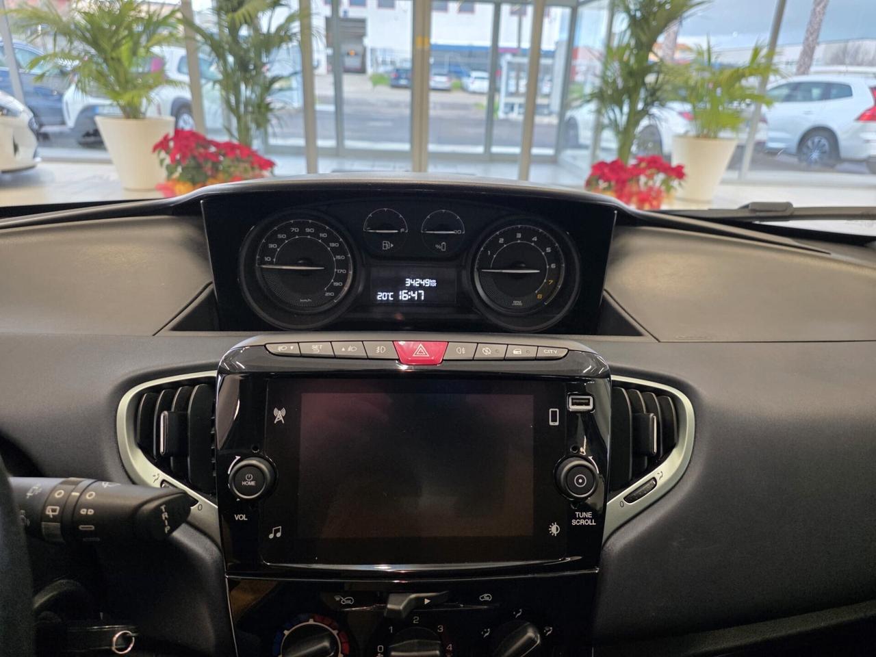 Lancia Ypsilon 1.0 FireFly 5 porte S&S Hybrid Gold