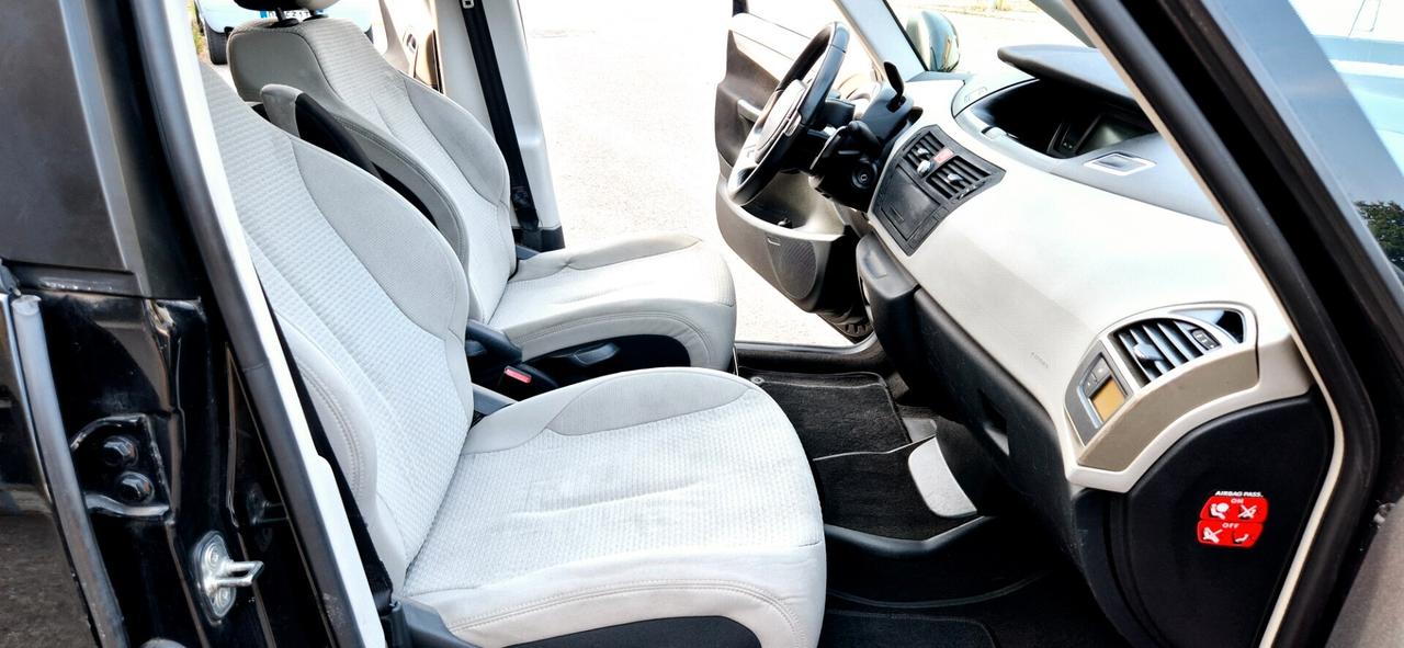 Citroen C4 Grand Picasso 2.0 HDi 138 FAP CMP6 Elegance