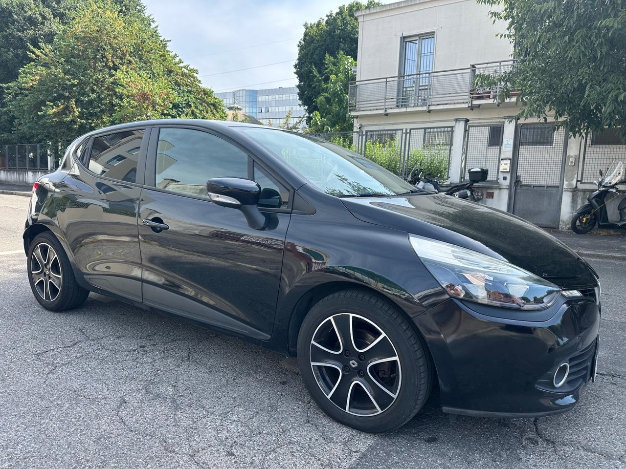 Renault Clio 1.2 75CV 5 porte Wave - ok neopatentati