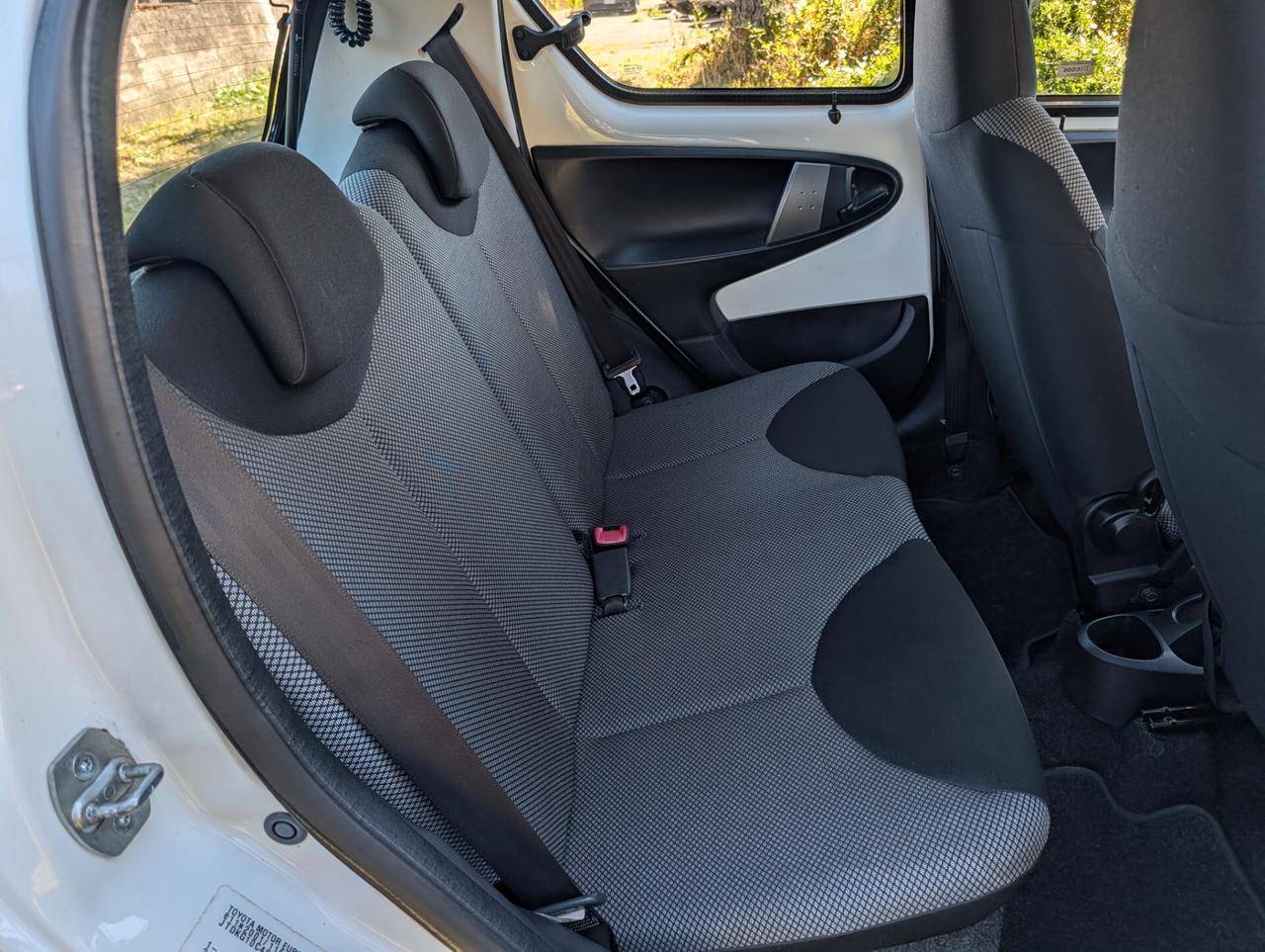 Toyota Aygo 1.0 12V VVT-i 5 porte Lounge Connect UNICO PROPRIETARIO OK NEOP.