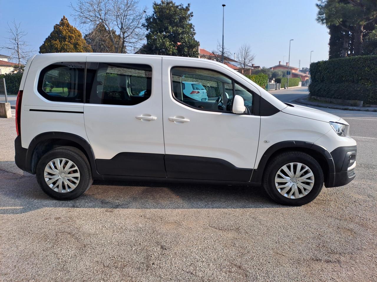 Peugeot Rifter BlueHDi 100 S&S Allure Standard