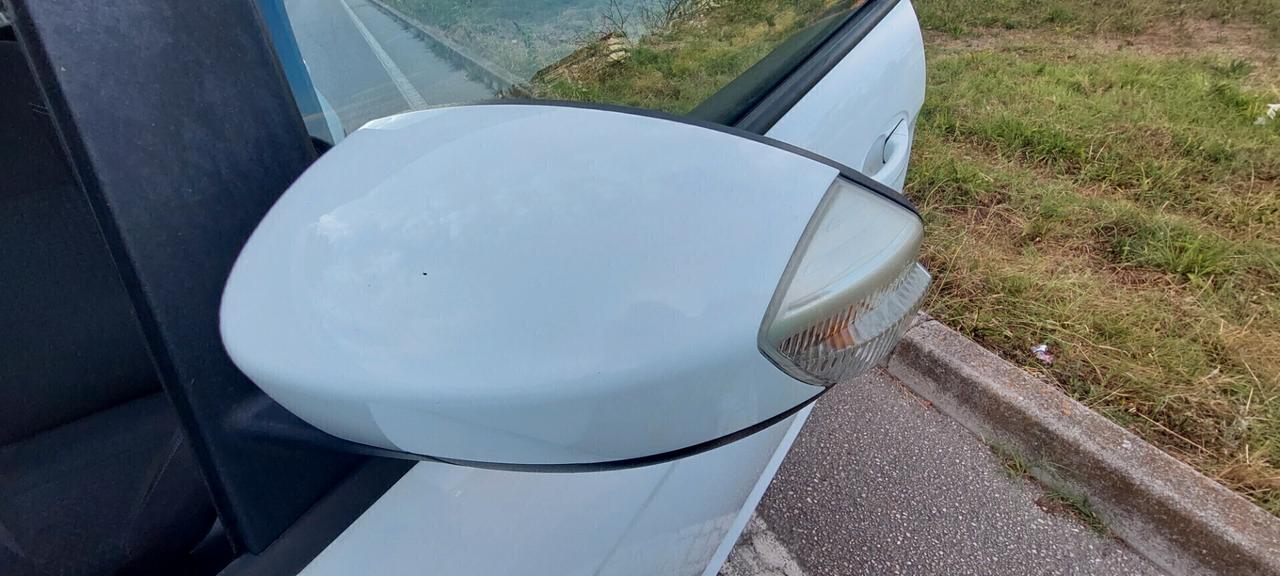 C-MAX 1,6 GPL DI SERIE 120 CV TITANIUM NAVI TELEFONO SENSORI FULL FULL IMPECCABILE