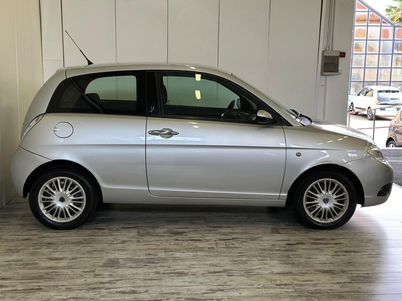Lancia Ypsilon 1.2 Benzina Ok Neopatentati