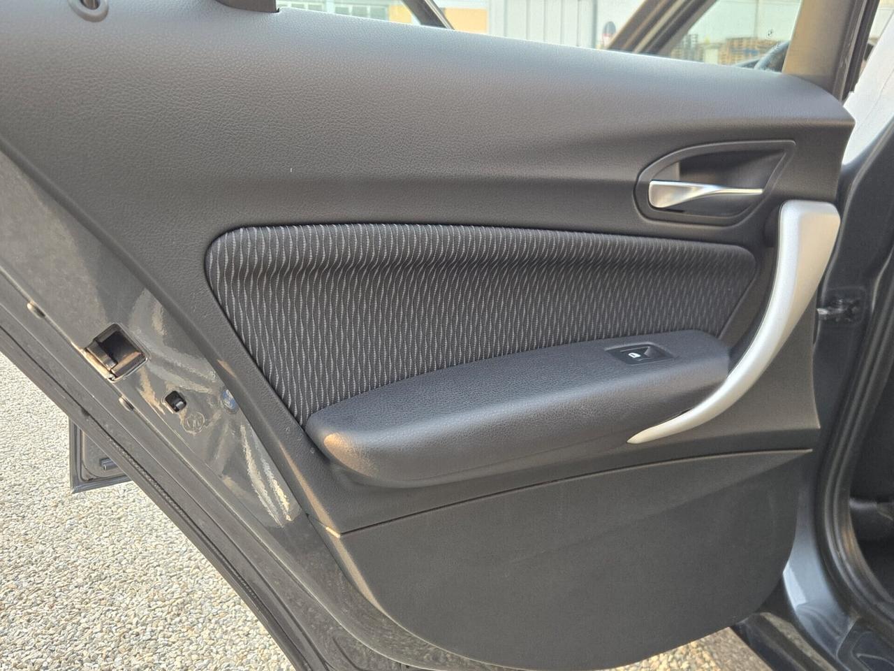 Bmw 116d 5p. VERS. SPORT