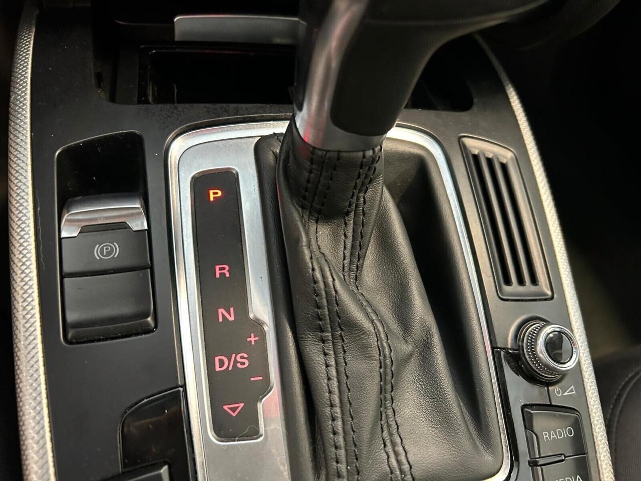 Audi A4 AVANT 2.0 TDI cl. d. multitronic S LINE