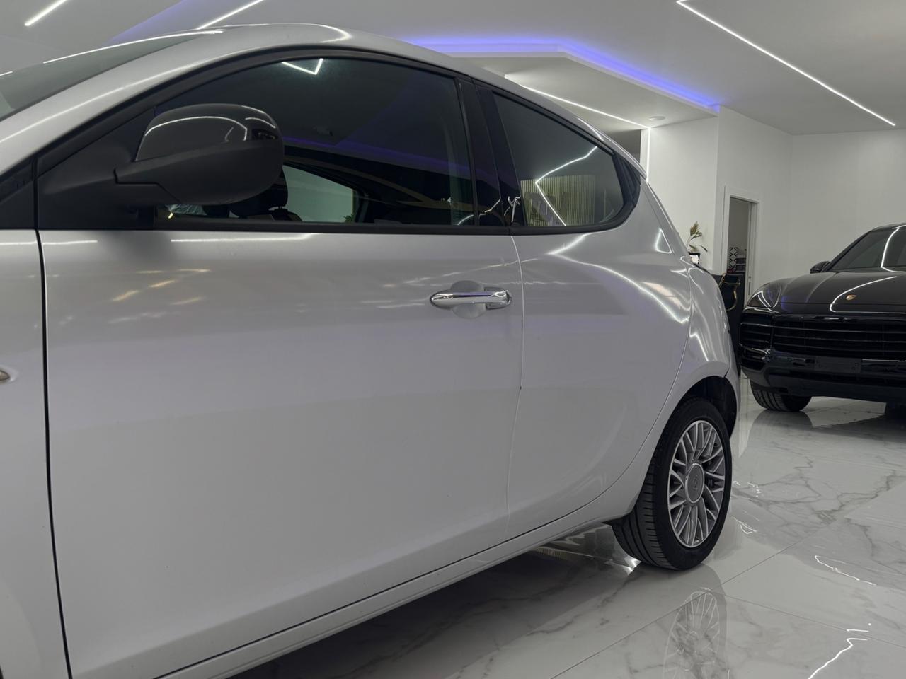 Lancia Ypsilon 1.2 69Cv Platinum