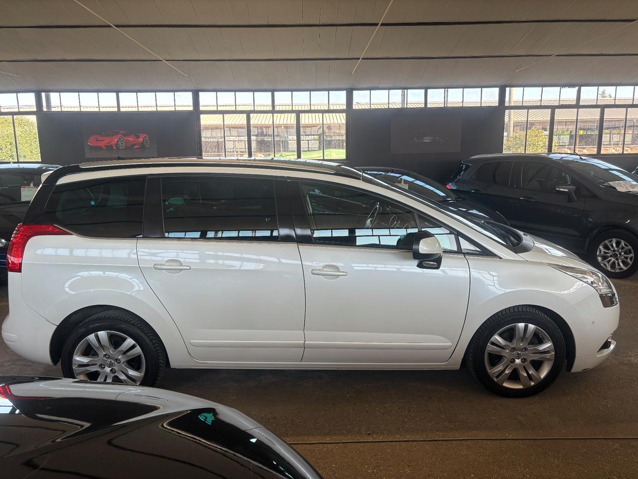 Peugeot 5008 2.0 HDi 110KW 150CV Allure 7 POSTI