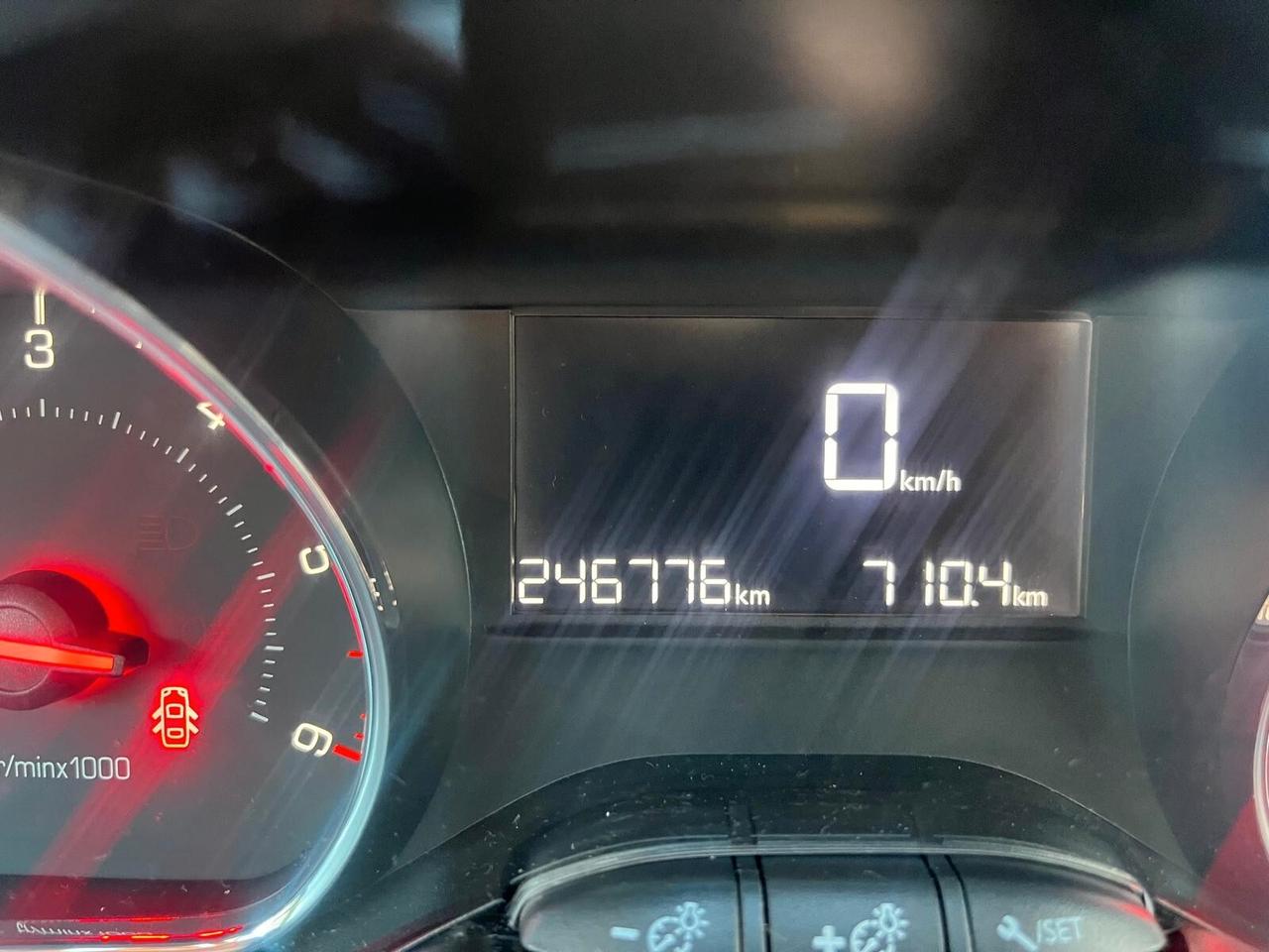 Peugeot 208 1.4 HDi 68 CV 3 porte Allure