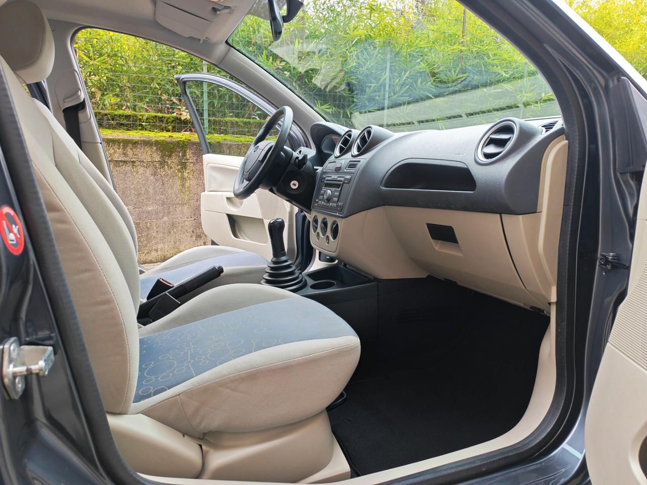 Ford Fiesta 1.2 BENZINA 75cv / 38.100km / Unipro