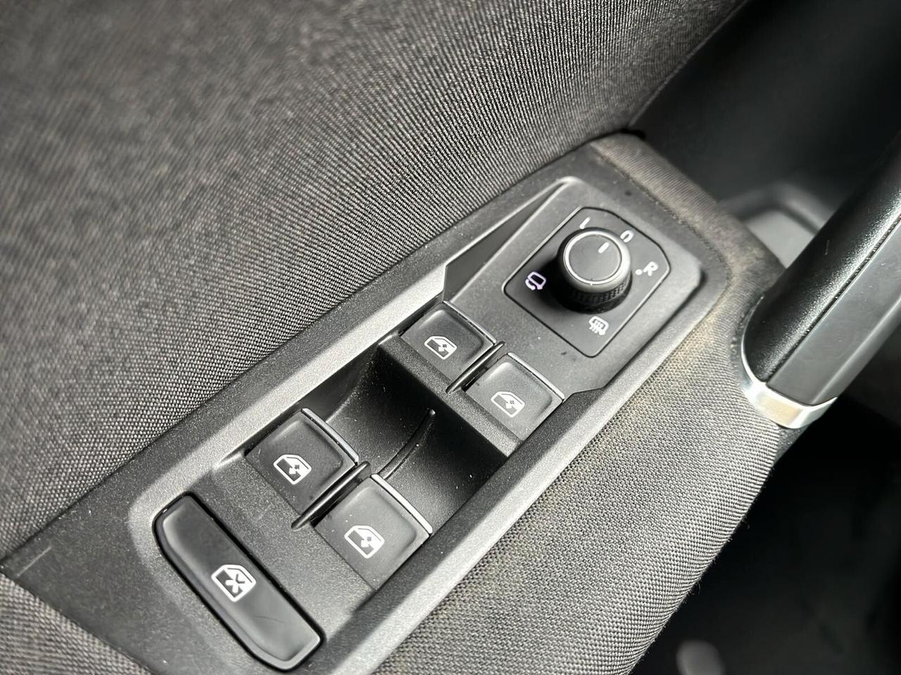 Volkswagen Touran 1.6 TDI 115 CV DSG 7 POSTI