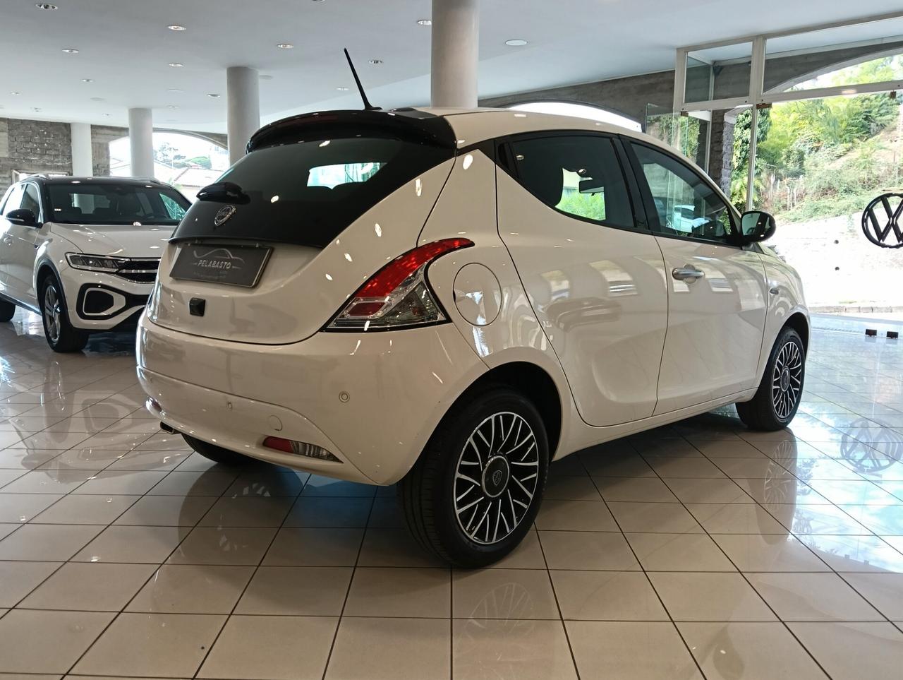 Lancia Ypsilon 1.0 FireFly 5 porte S&S Hybrid Gold Plus