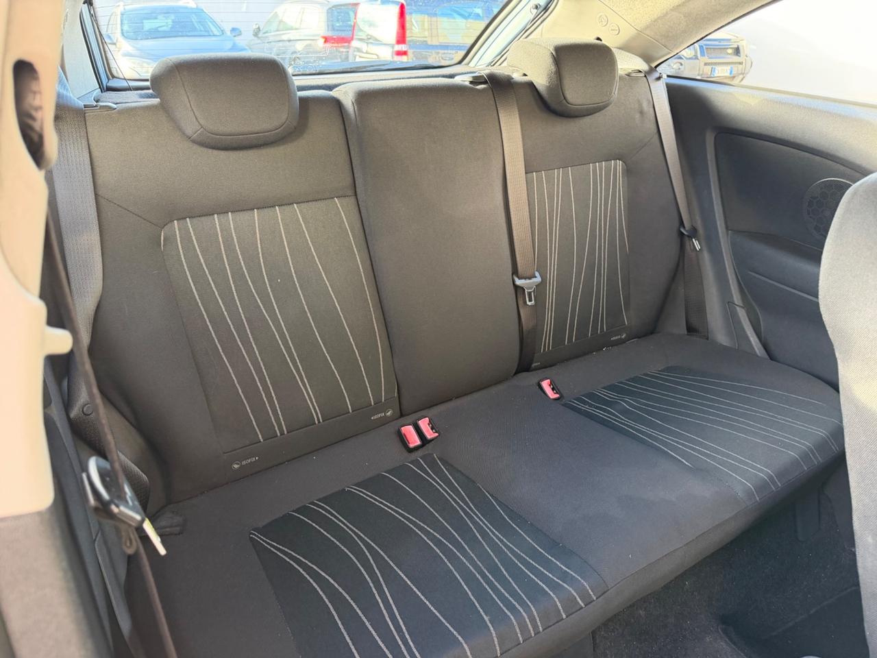 Opel Corsa 1.2 benzina 3 porte 2009