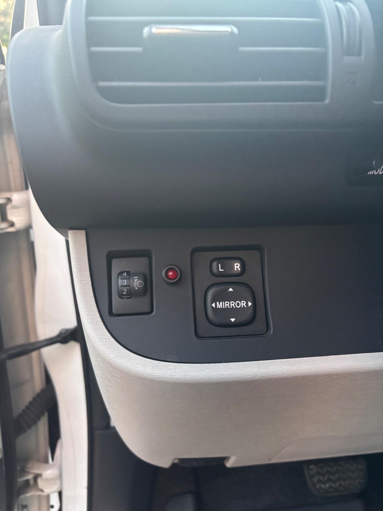 Toyota iQ 1.0 CVT Trend automatica