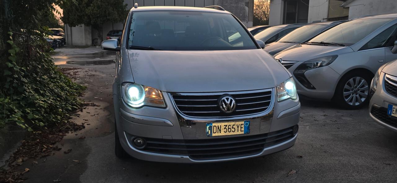 Volkswagen Touran 1.6 Trendline Bifuel G