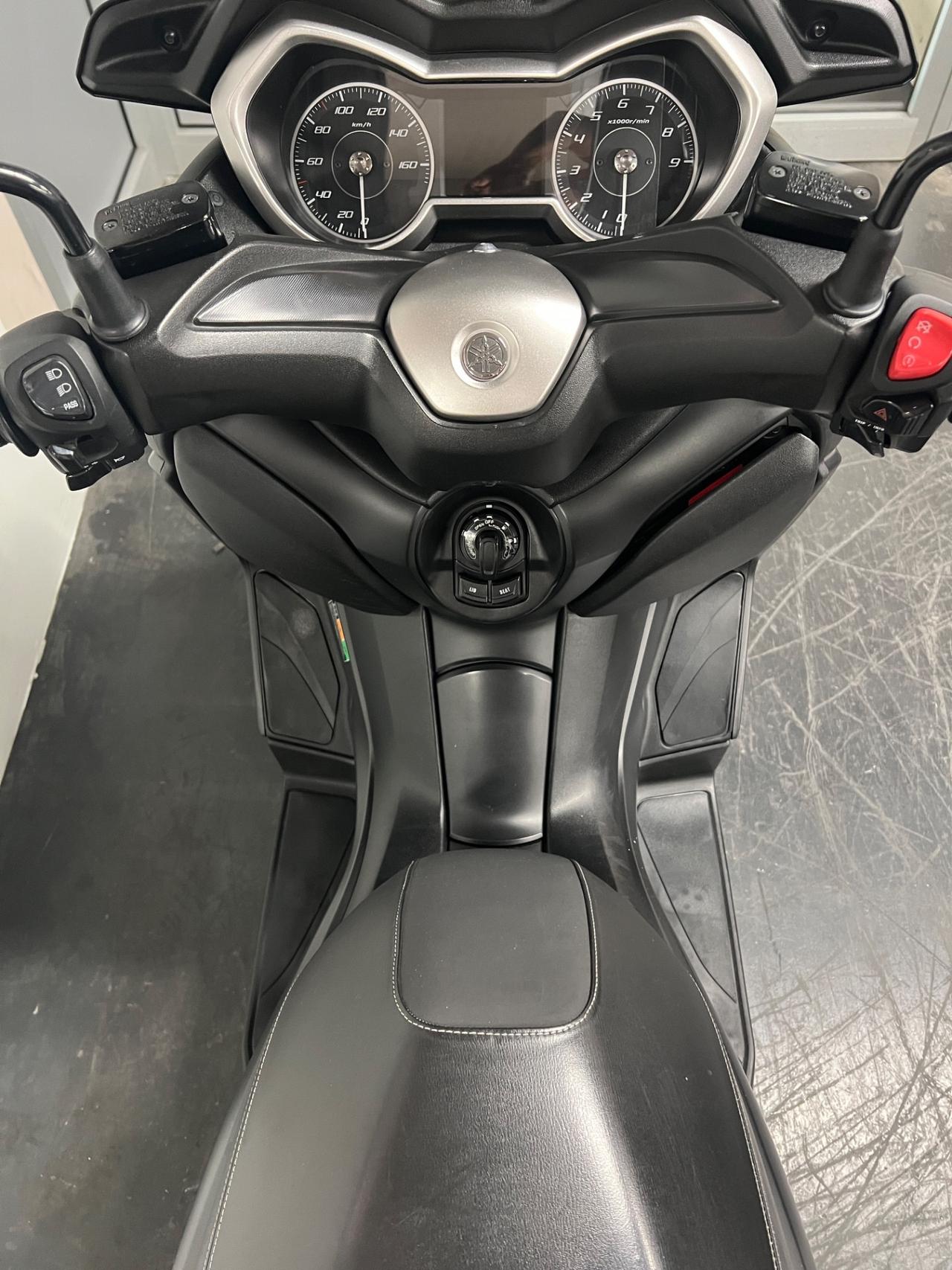Yamaha X-Max 300