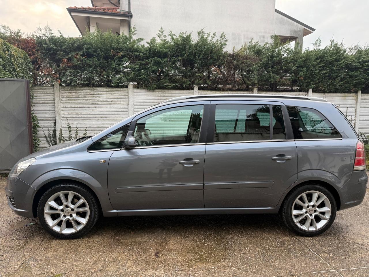 Opel Zafira 1.8 16V VVT Cosmo GPL 7POSTI