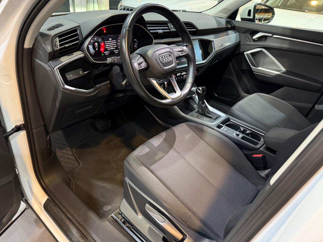 Audi Q3 35 2.0 tdi Business s-tronic 2019 !!