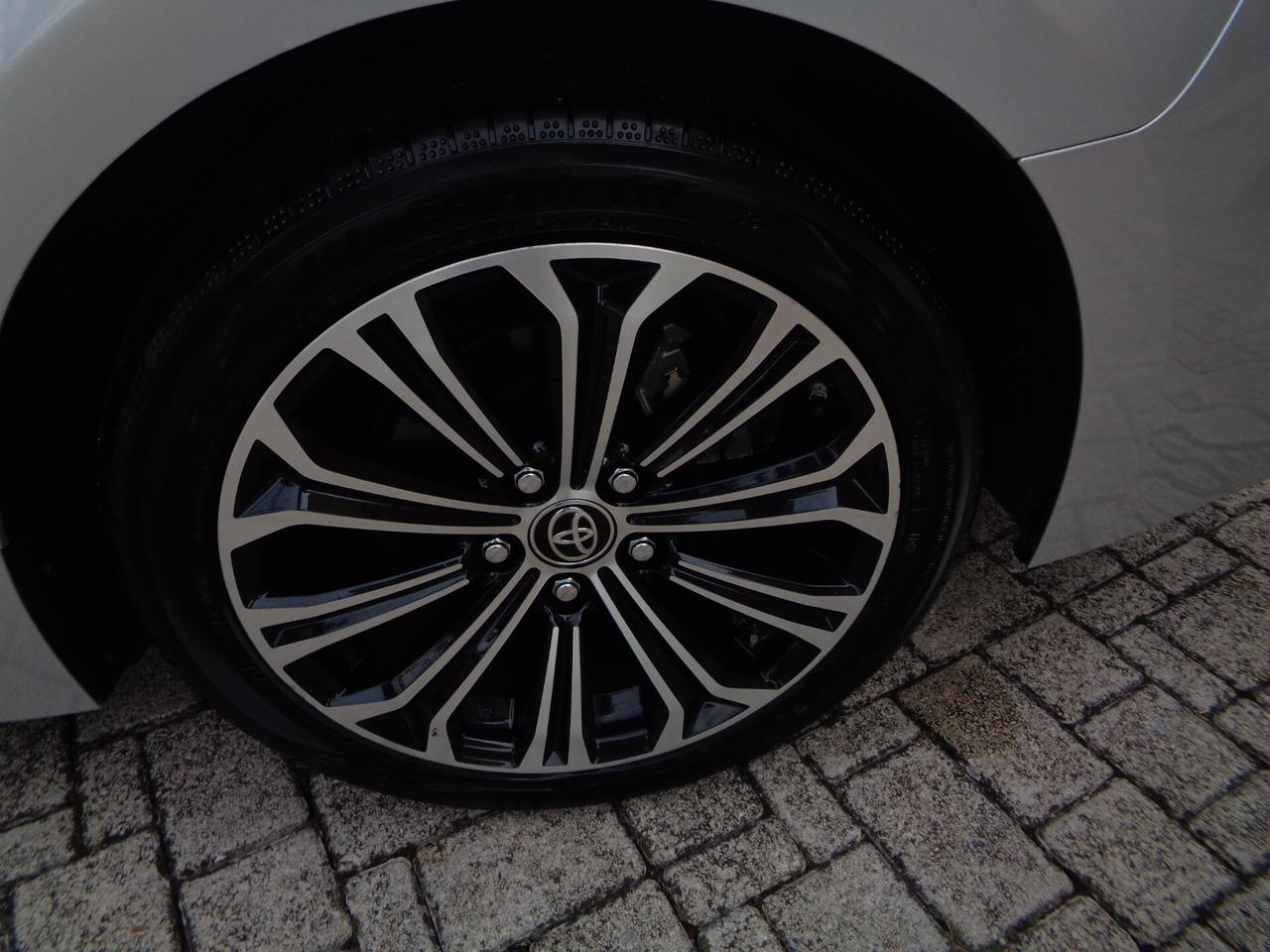 Toyota Corolla Touring Sports 2.0 Hybrid Business NESSUN VINCOLO DI FINANZIAMENTO