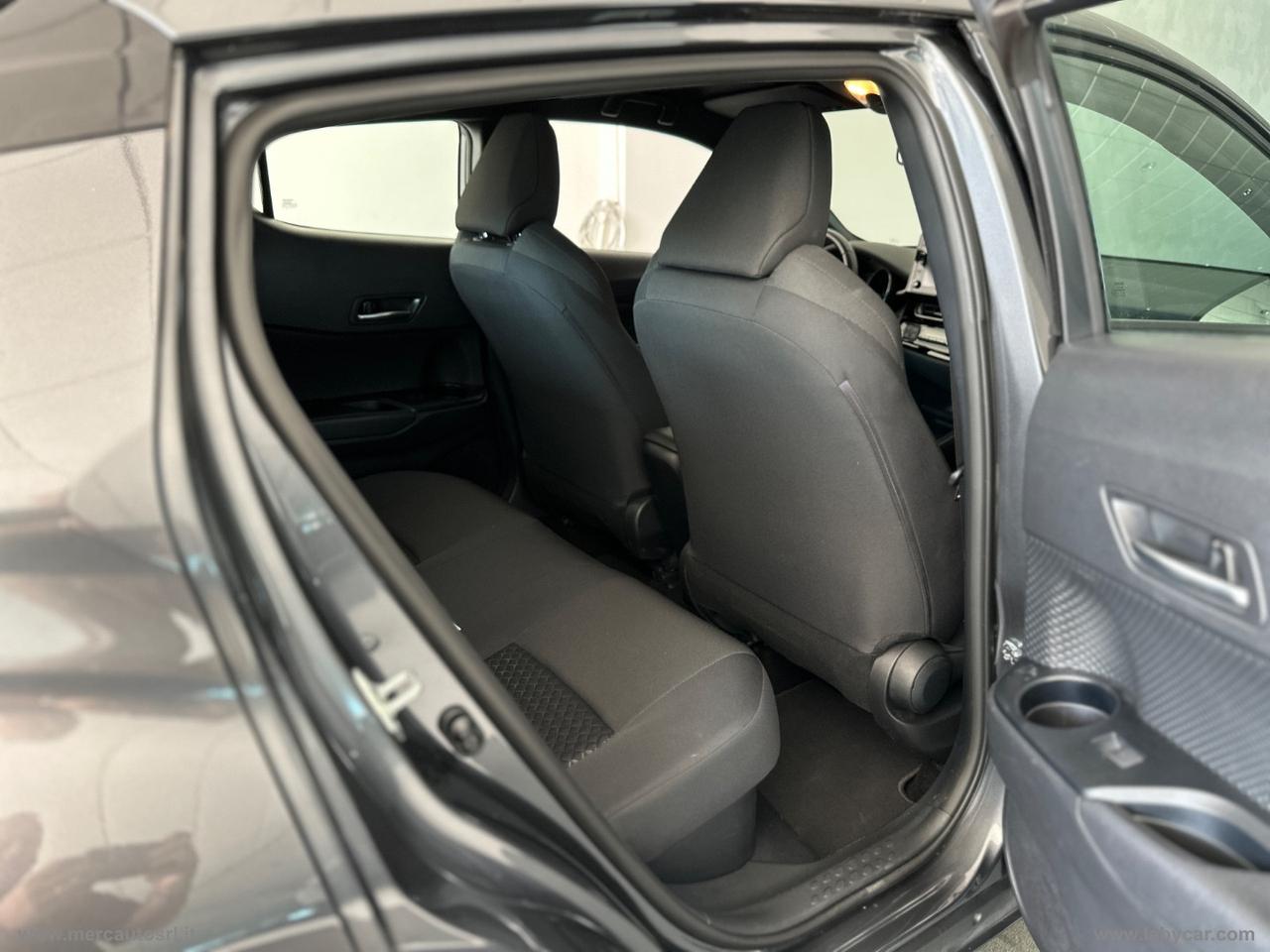 TOYOTA C-HR 1.8 Hybrid E-CVT Active