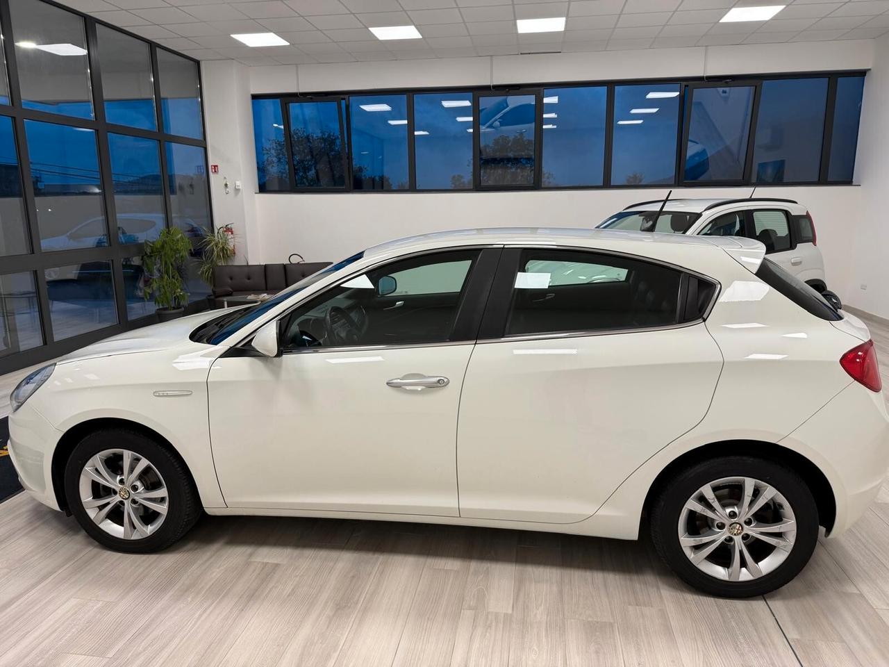 Alfa Romeo Giulietta 1.6 JTDm-2 105 CV Distinctive