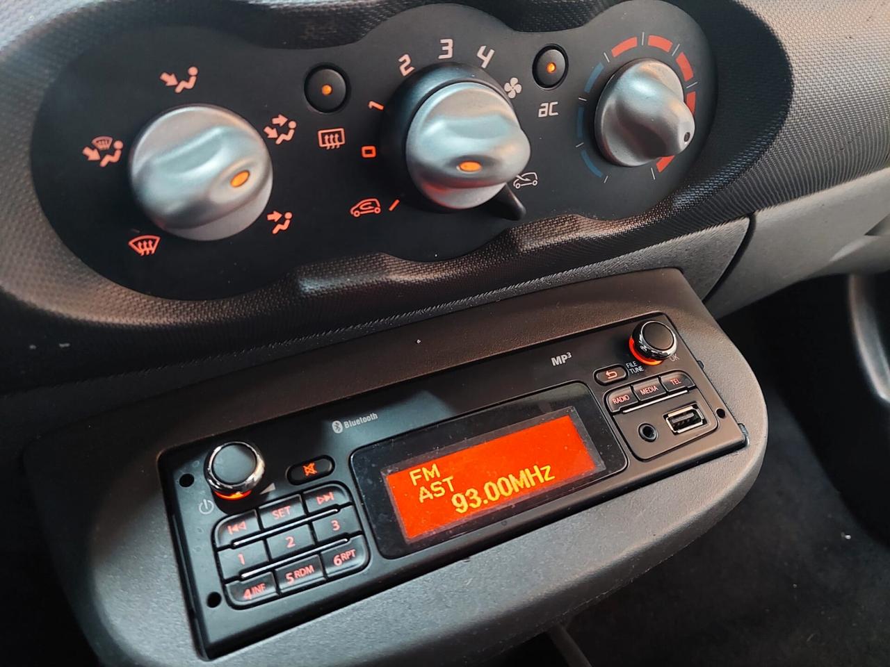 Renault Twingo 1.2 16V Night&Day