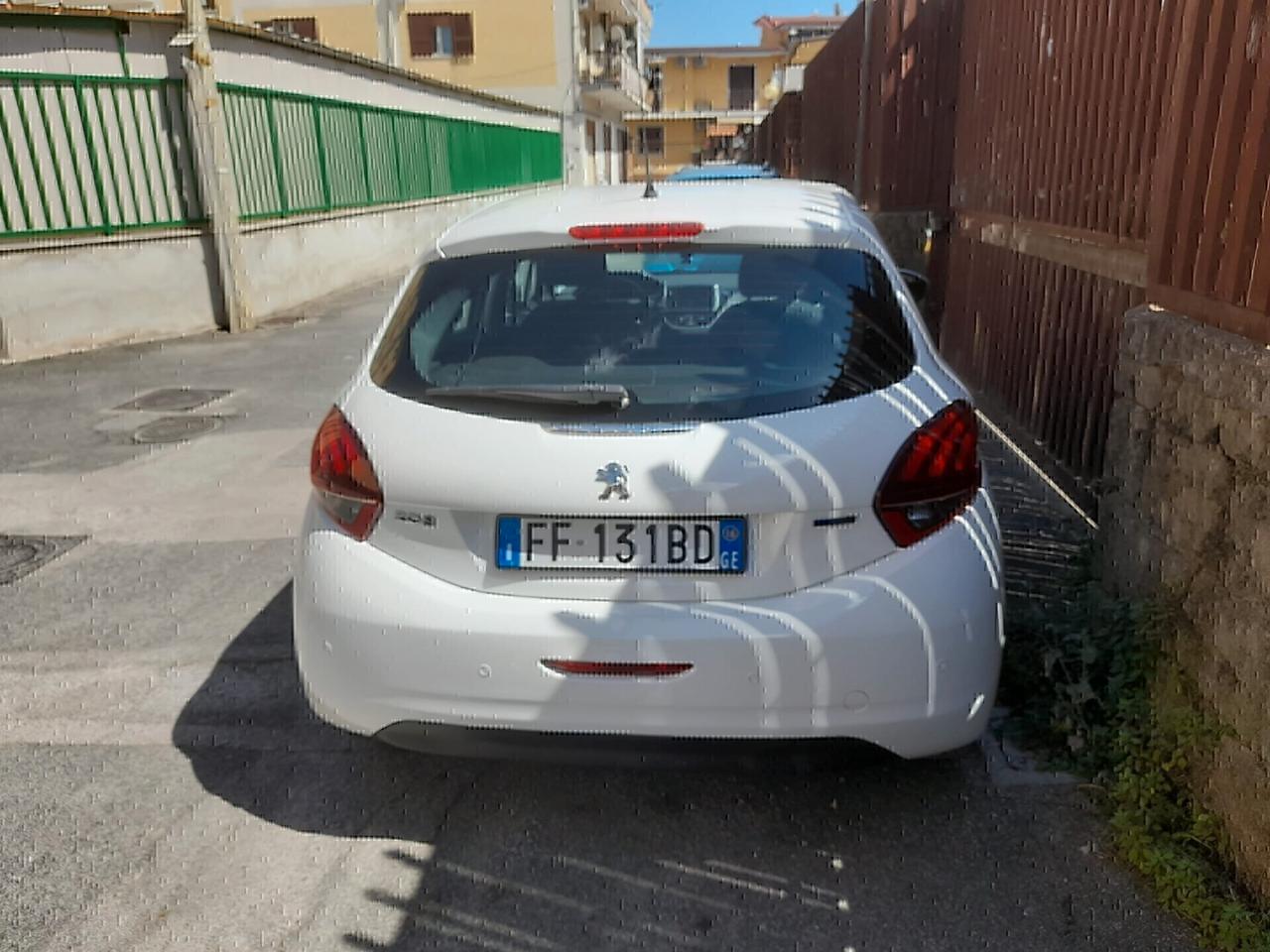 Peugeot 208 PureTech 82 5 porte Allure