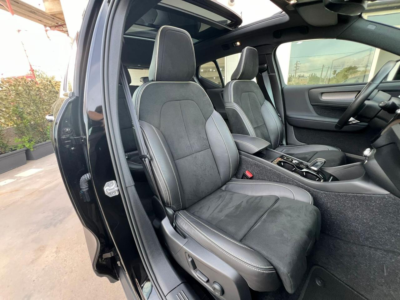Volvo XC40 T5 Recharge Plug-in Hybrid R-design