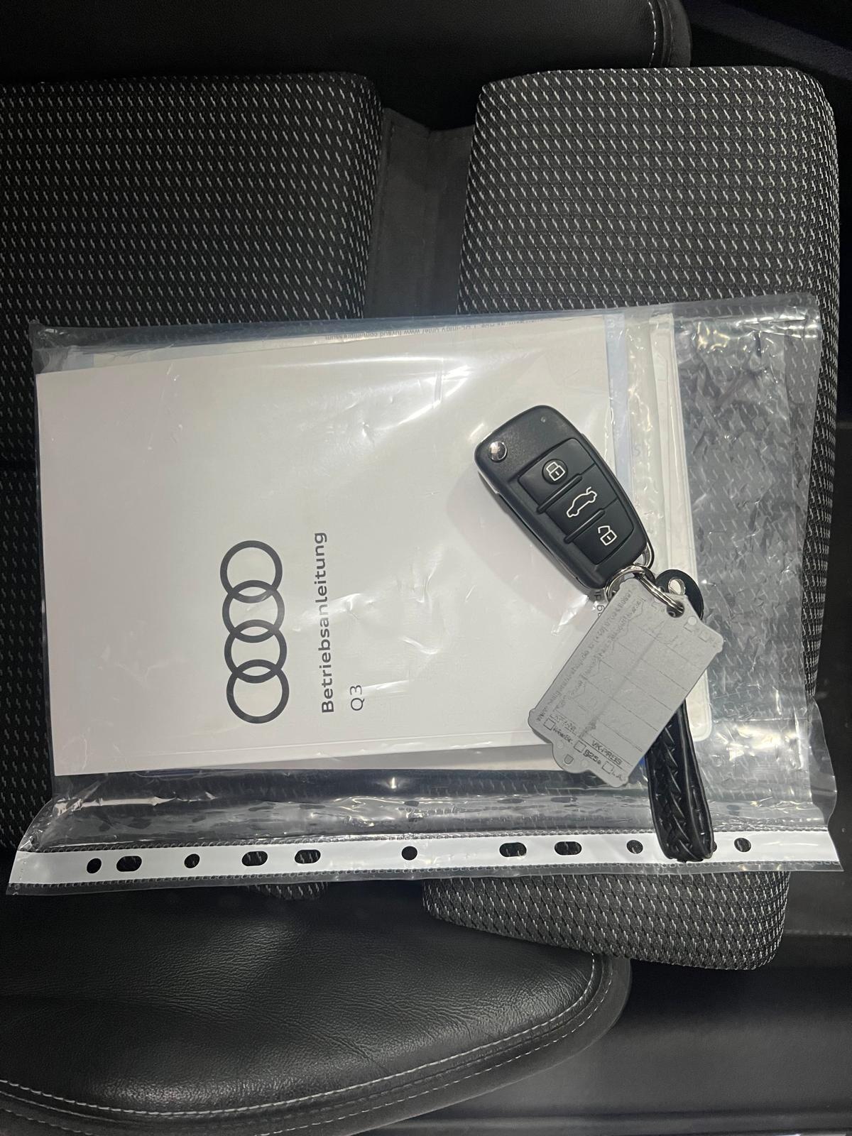 Audi Q3 35 TDI Identity Black