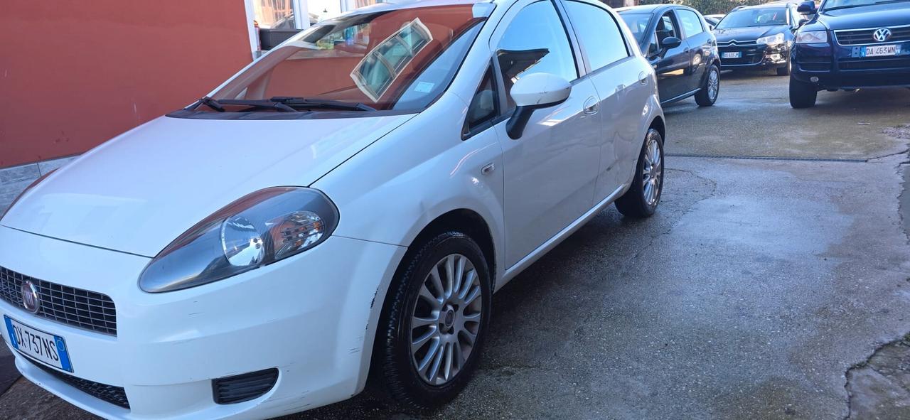 Fiat Grande Punto 1.4 5 porte Dynamic GPL valido