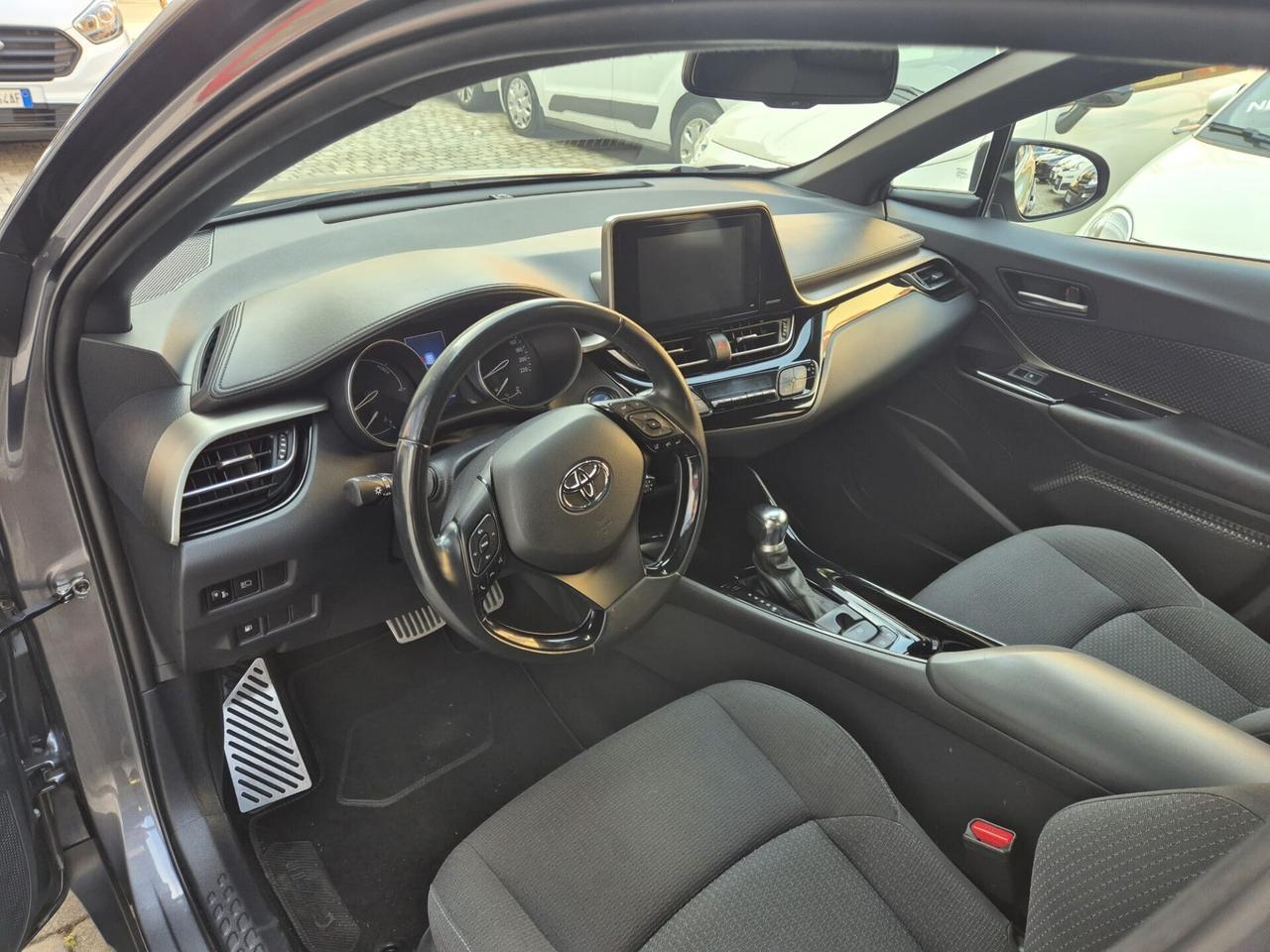 Toyota C-HR 1.8 Hybrid E-CVT Trend