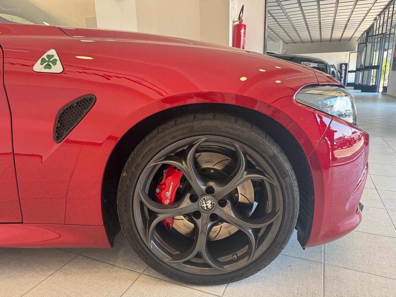 Alfa Romeo Giulia 2.9 V6 Bi-Turbo Quadrifoglio solo 6.000km