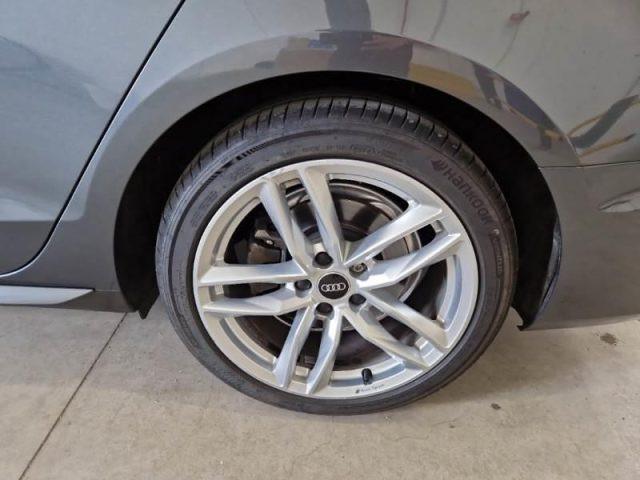 AUDI A4 Avant 40 TDI quattro S tronic S line edition