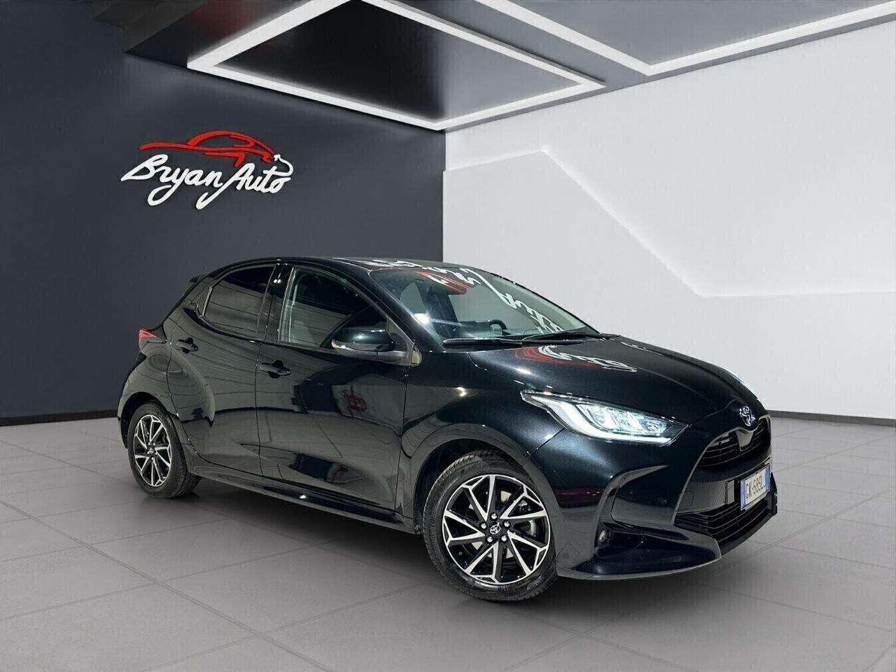 Toyota Yaris 1.5h LOUNGE