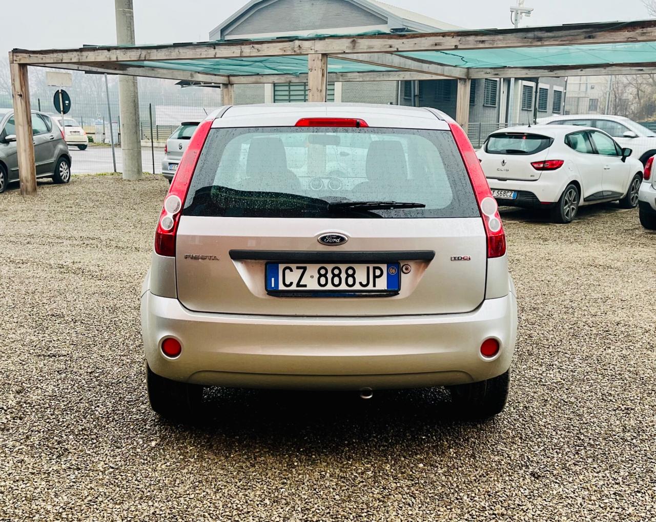 Ford Fiesta con 26.157km. NUOVA!