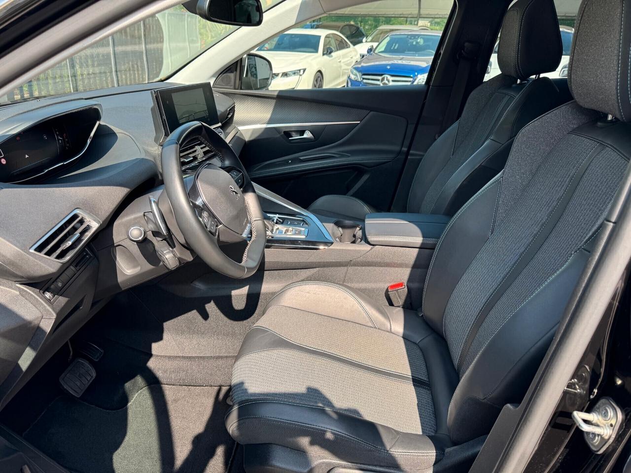 Peugeot 3008 BlueHDi 130 S&S EAT8 Allure